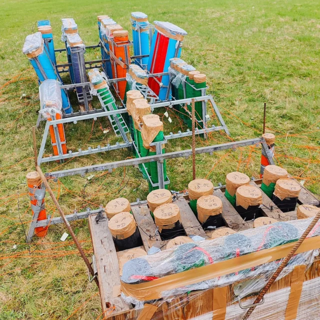 Schöner Aufbau zum Vorschießen von @blackboxxfireworks 😁💥💃🏻
Viele Top Artikel von Blackboxx bekommt ihr kostengünstig im Feuerwerkland 🚀🎆

#feuerwerk #pyrotechnik #pyro #pyros #pyroabend #vorschießen #blackboxx #blackboxxfireworks #pyrojunge #pyroforlife #pyroevents #pyroausstattung #instapyro #feuerwerkskörper #feuerwerksversand #feuerwerkdasganzejahr #erzgebirge #kältesterortdeutschlands #feuerwerksverkauf #feuerwerkbuchen #feuerwerkbestellen #feuerwerkkaufen #feuerwerkshow #produktvorführung #pyrocommunity #pyroshow #feuerwerkland #deinfeuerwerkshop