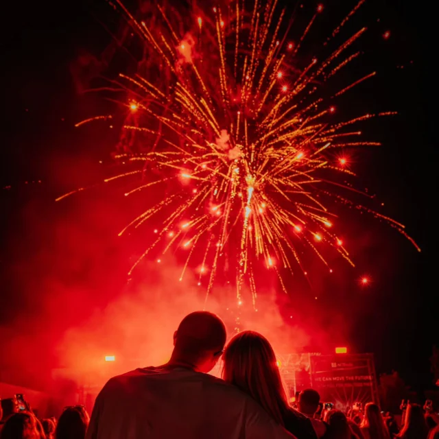 Erzbeats Momente 🎆😍
#feuerwerk #traumhaft #pyrotechnik #wundermomente #erzbeats #erzbeats2025 #festival #festivalfeuerwerk #pyro #pyros #pyroabend #pyrojunge #pyrolove #pyroforlife #pyroshow #pyroevents #pyrostimmung #pyroshop #pyrocommunity #instapyro #feuerwerkshow #feuerwerkskörper #feuerwerkdasganzejahr #feuerwerkstradition #feuerwerkonlineshop #feuerwerkbuchen #feuerwerkkaufen #feuerwerkland #deinfeuerwerkshop