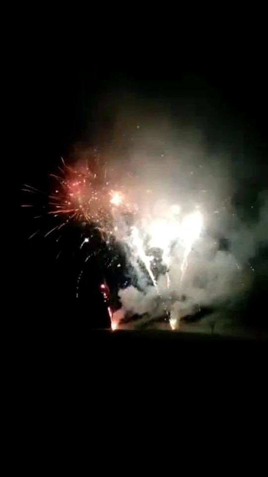 Vorfreude 🎆😁🤩

#feuerwerk #pyrotechnik #vorfreude #silvesterfeuerwerk #pyro #pyros #pyroabend #pyroforlife #pyroevents #pyroausstattung #pyroshop #pyrolove #instapyro #feuerwerkskörper #feuerwerkstradition #feuerwerkzünden #feuerwerksversand #feuerwerksverkauf #feuerwerkbuchen #feuerwerkkaufen #feuerwerkland #deinfeuerwerkshop