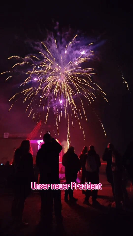 Unser neuer Lesli Prezident Pyro X 🤴🏻🎆
#leslifeuerwerk #verbundfeuerwerk #prezident #feuerwerkland #deinfeuerwerkshop