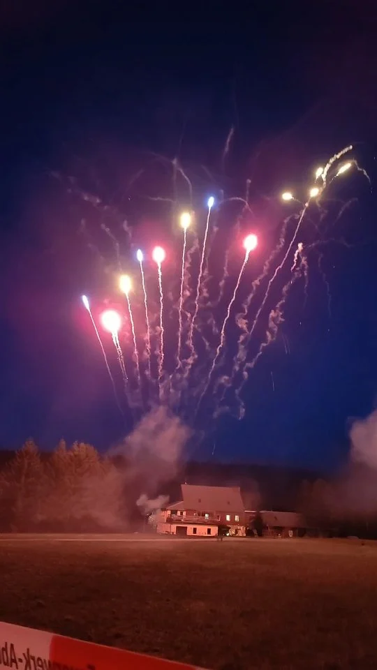 Crossetten Liebe 🎆😍
#feuerwerk #pyrotechnik #crossette #feuerwerkland #deinfeuerwerkshop