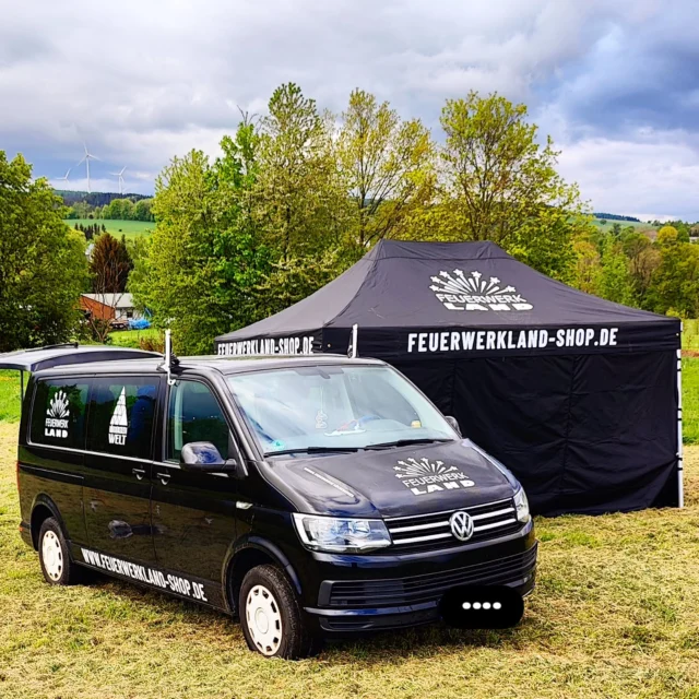 Für jedes Wetter gerüstet 🌬️🌧️🛖💣💥
#faltpavillon #großfeuerwerk #pyrotechnik #feuerwerkland #deinfeuerwerkshop